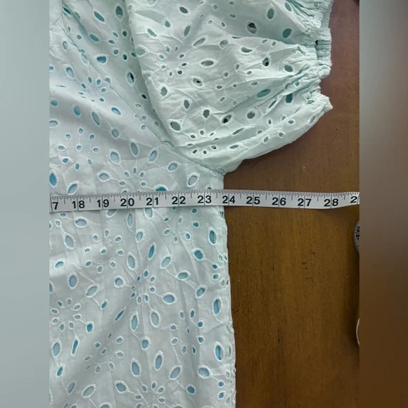 NWT Pretty Garden Eyelet Puff Sleeve Top • XL - Picture 11 of 12